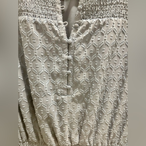 NWOT White House Black Market Blouson
Dress Size Medium - Picture 3 of 7